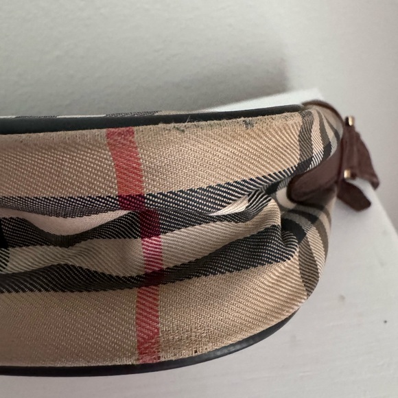 Burberrys Shoulder Bag - Picture 6 of 10